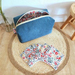 Trousse de toilette personnalisable Velours côtelé bleu canard et imprimé fleuri
