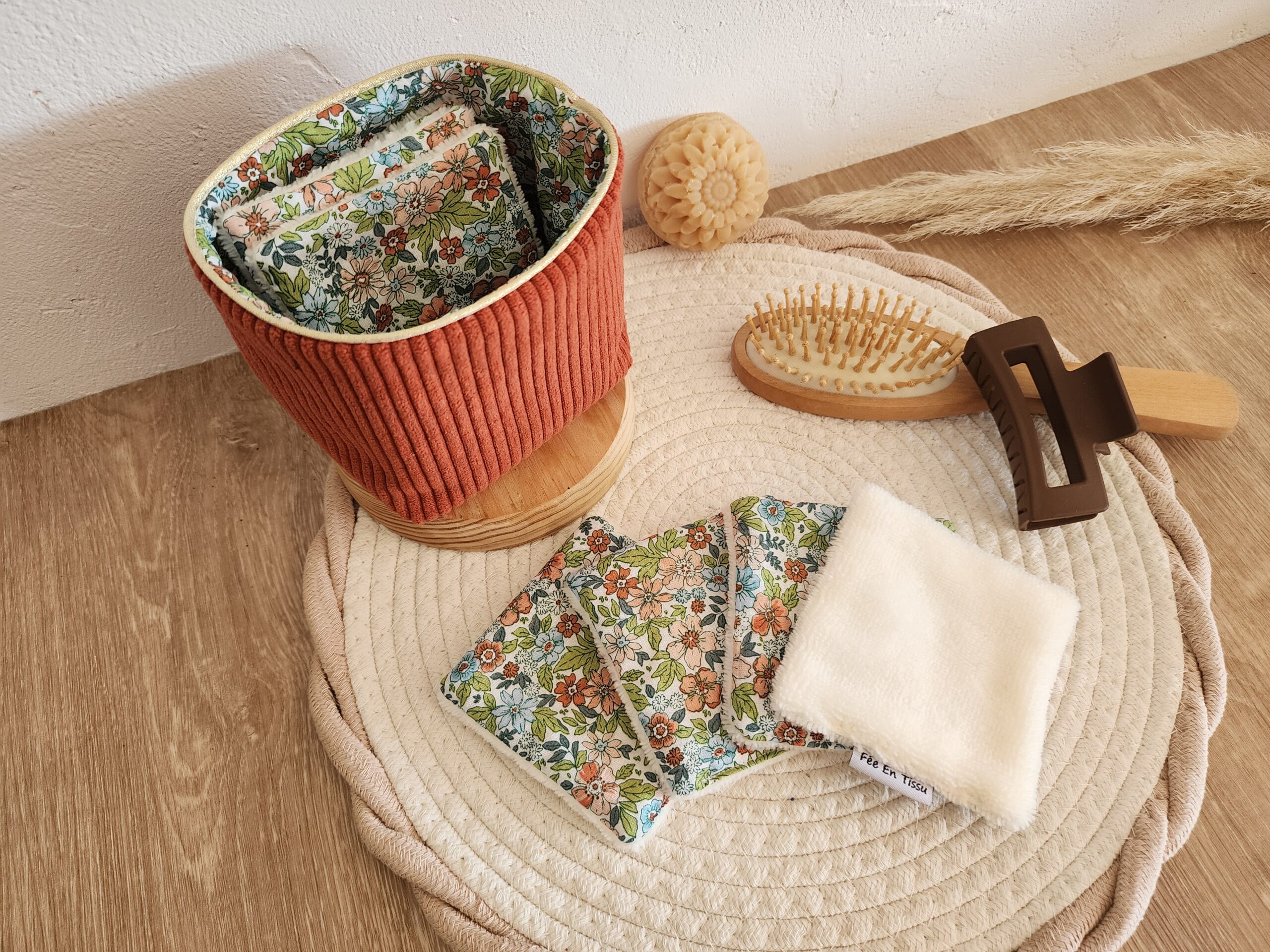 Lingettes lavables avec pochon de rangement Velours côtelé terracotta et imprimé fleuri – Image 2