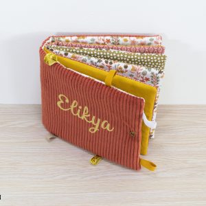 Album photo tissu pour bébé personnalisable – velours terracotta – imprimé fleuri