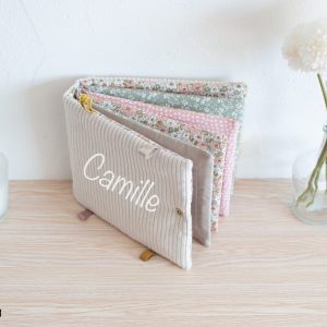 Album photo tissu pour bébé personnalisable – velours beige – imprimé fleuri