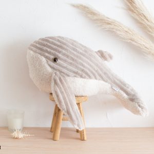Coussin bébé personnalisé – Baleine Géante – Minky côtelé beige