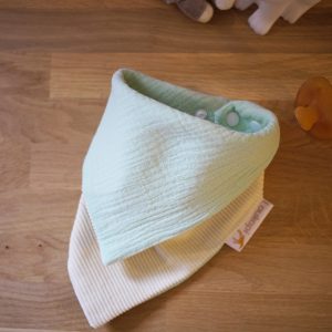 Bavoir bandana réversible Gaze de coton mint et velours