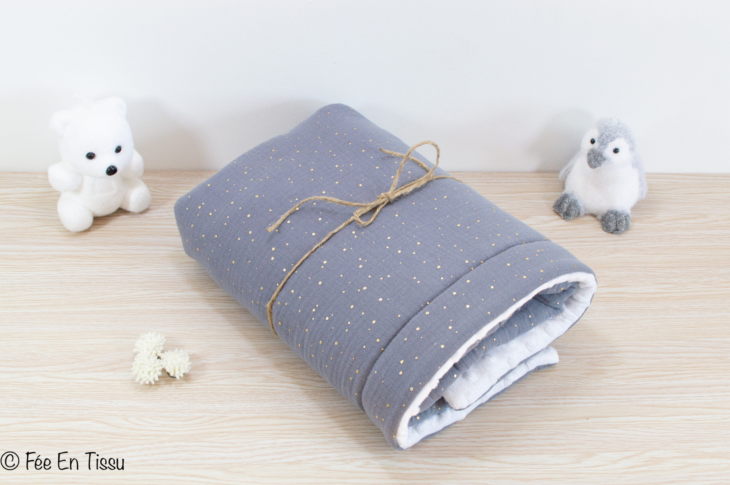 Couverture bébé personnalisée gaze de coton, minky, moutarde à pois doré