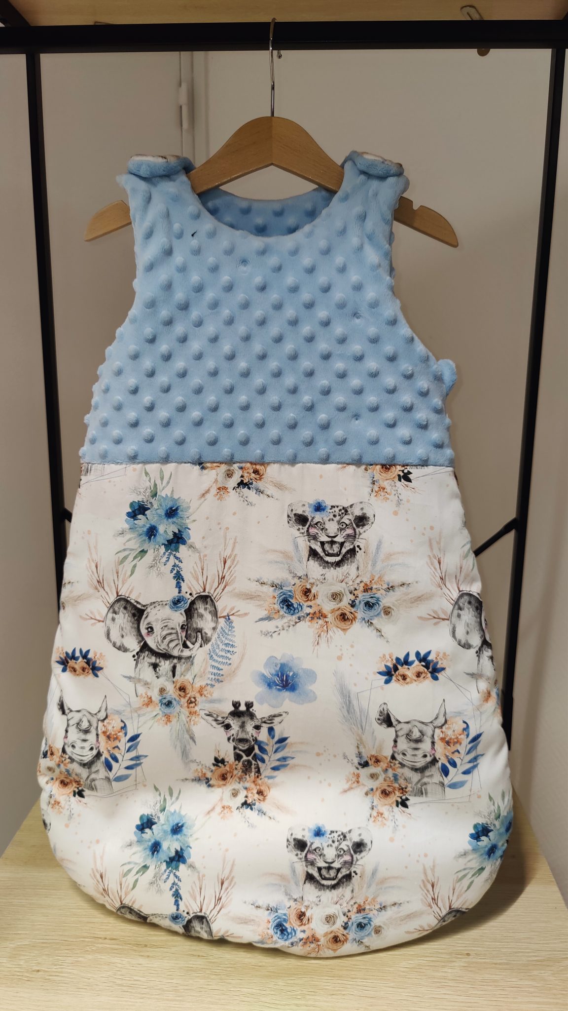 Gigoteuse hiver 0-6 mois Tissu exclusif savane / Minky bleu