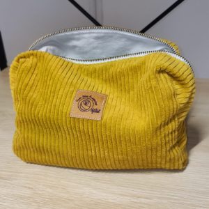 Trousse de toilette en tissu velours côtelé moutarde