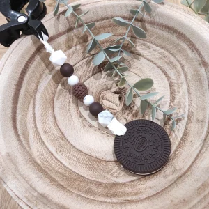 Jouet à suspendre biscuit noir