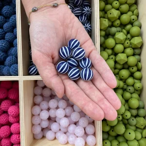 Perle à rayure bleue