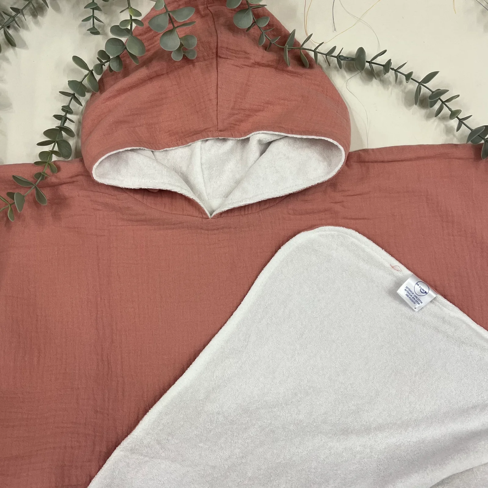 Coffret Maxi 3 accessoires – Doudou, Couverture & Cape de bain Personnalisés – Image 5