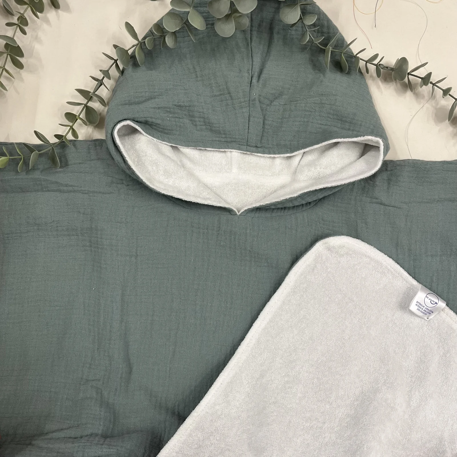 Coffret Maxi 3 accessoires – Doudou, Couverture & Cape de bain Personnalisés – Image 6