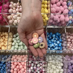 Perle marguerite – existe en plusieurs couleurs