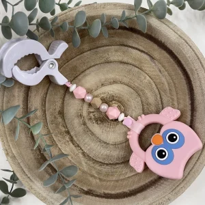 Jouet à suspendre chouette rose