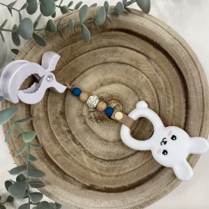 Jouet à suspendre lapin blanc