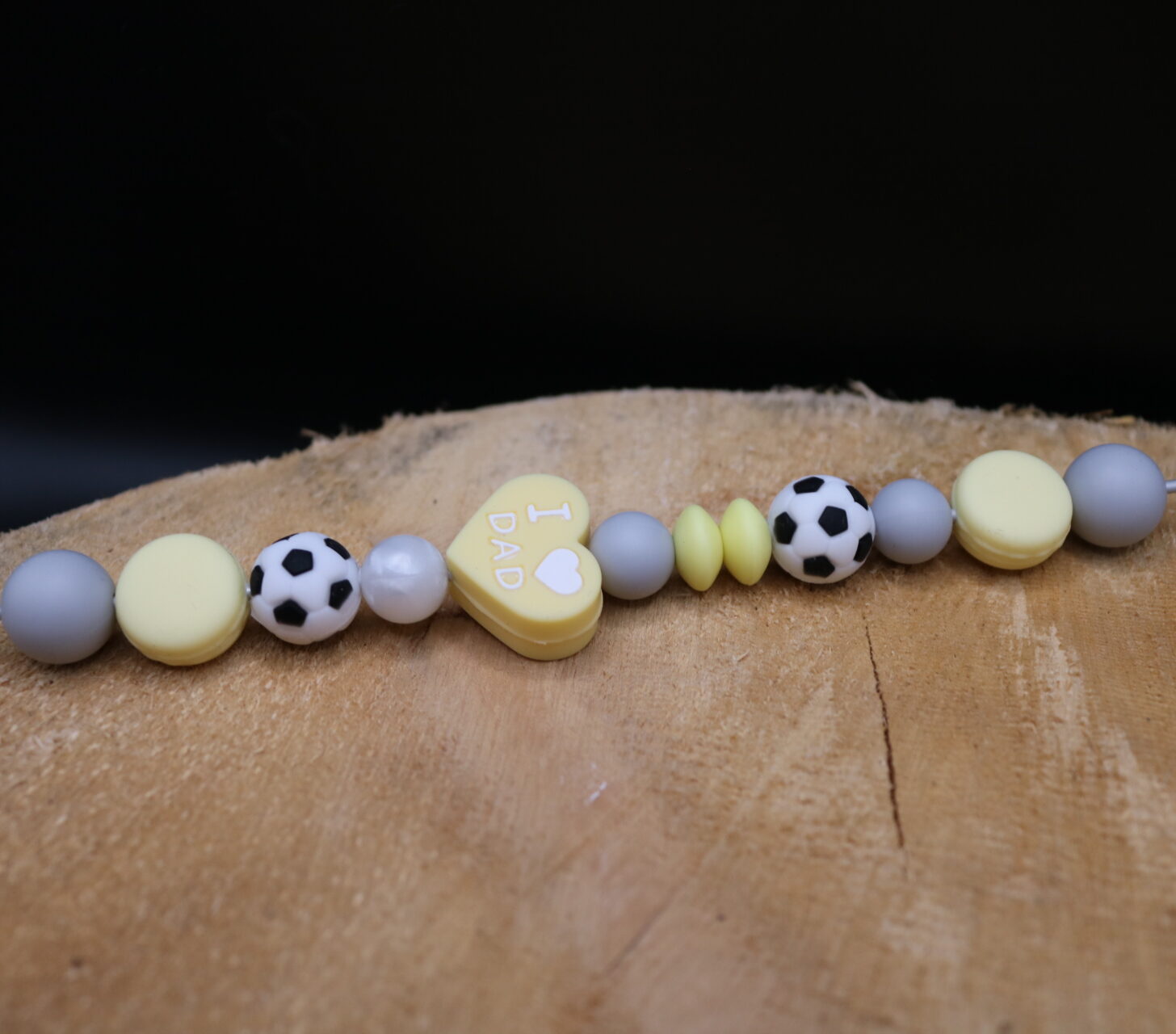 Attache tétine love foot