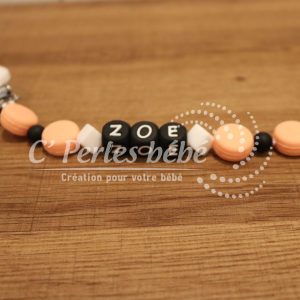 Attache tétine macaron