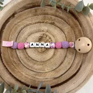 Attache tétine papillon lilas