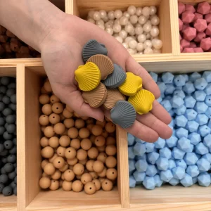 Perle coquillage – existe en plusieurs couleurs