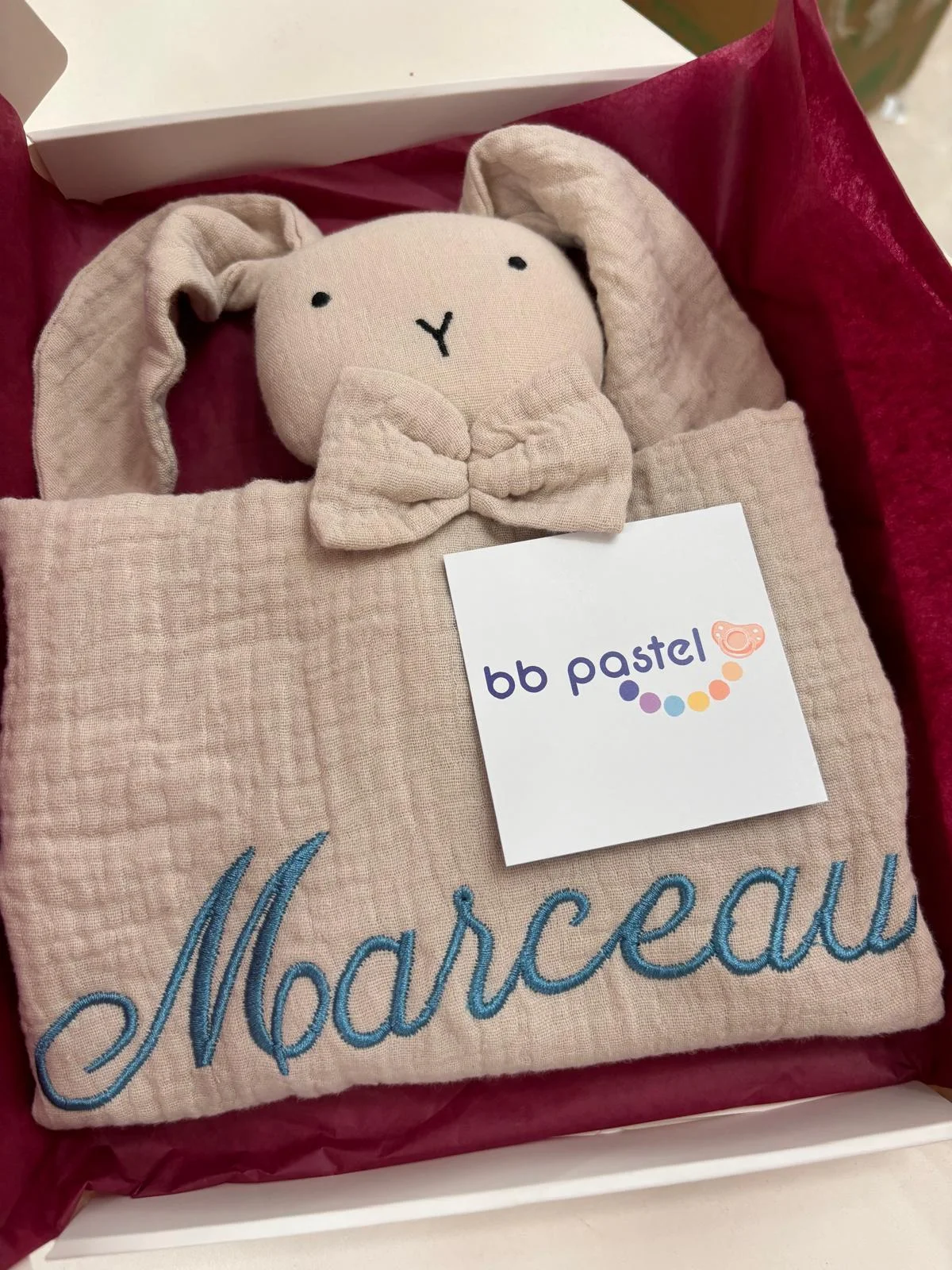 Coffret Maxi 3 accessoires – Doudou, Couverture & Cape de bain Personnalisés – Image 4