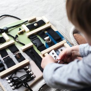 Planche de motricité Fermetures et Fixation