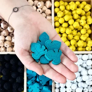 Perle feuille monstera – existe en plusieurs couleurs