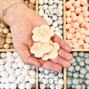 Grande rose – existe en plusieurs couleurs