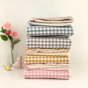 Couverture bébé Sherpa Vichy – Fabrication française – 4 coloris