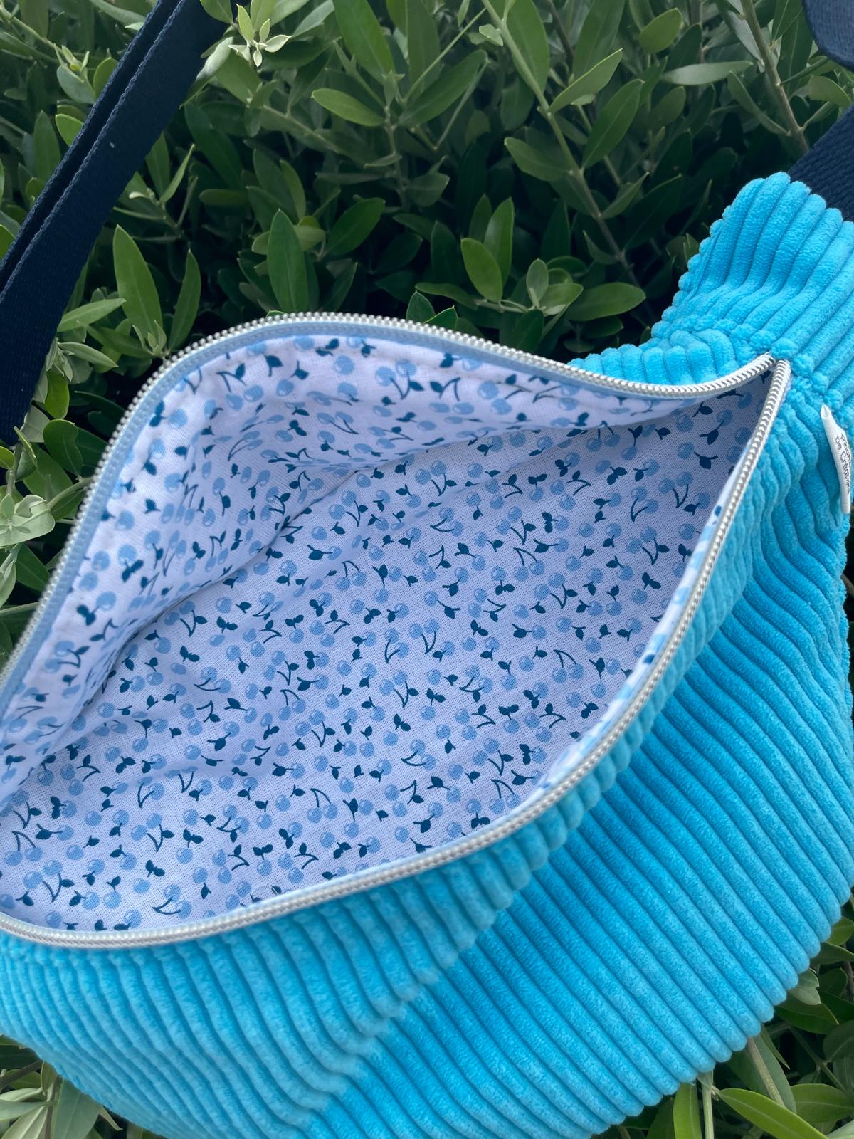 Banane velours Bleu – Baroudeuse Pop – Image 3